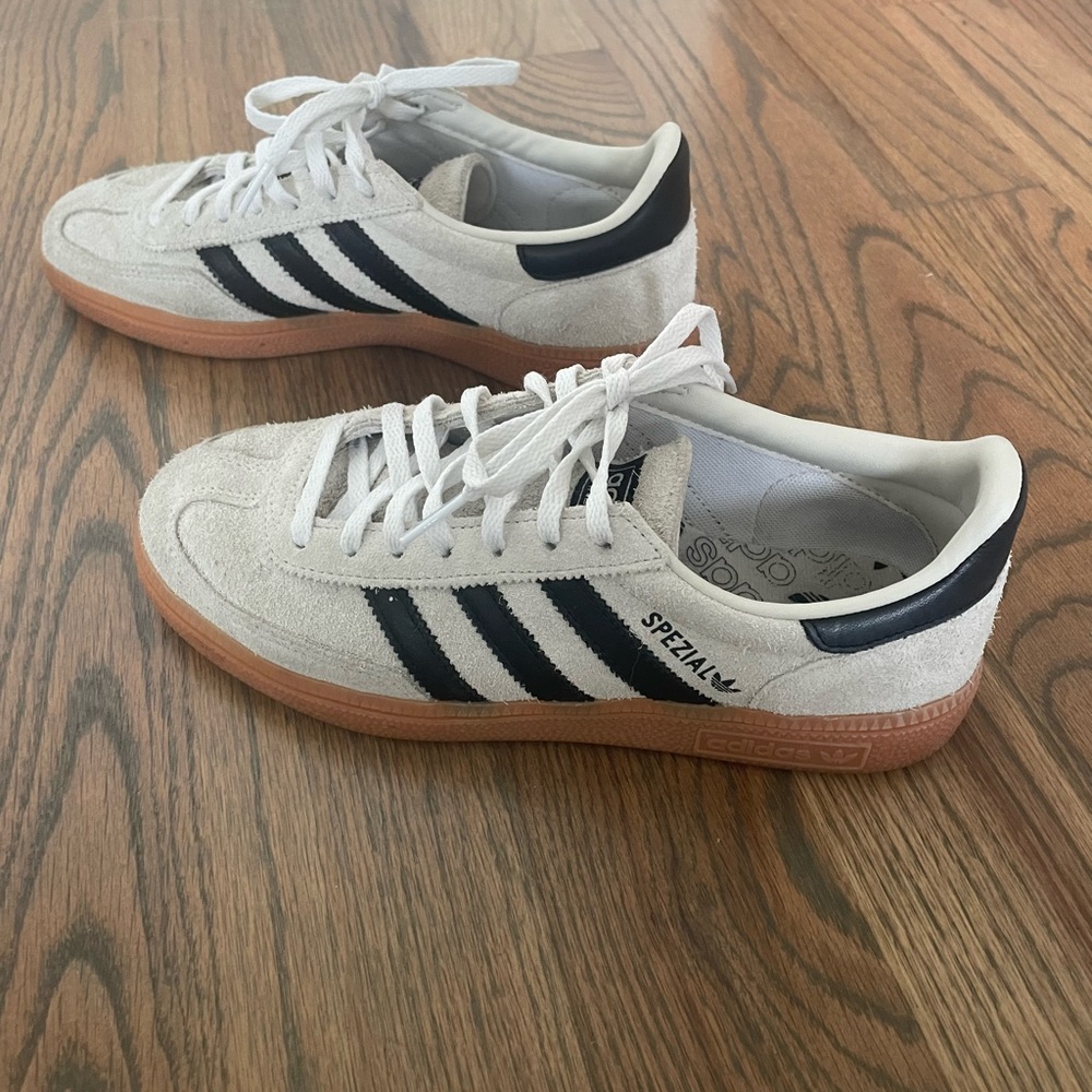Adidas Originals Handball Spezial in alumina/core/black